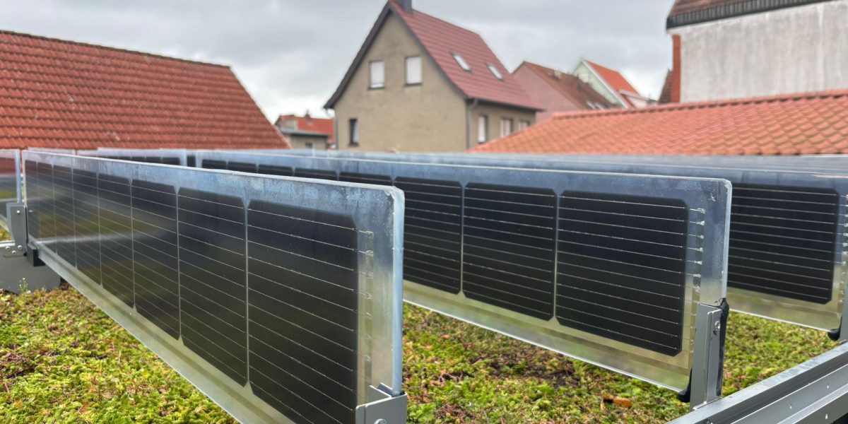 Innovative Photovoltaik-Anlage auf Gründach in Neustadt-Glewe 1