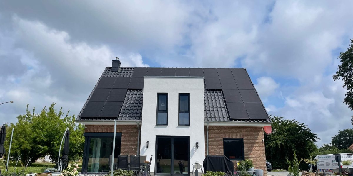 Modernes Einfamilienhaus mit Photovoltaikanlage & Wallbox in Krenzlin 1